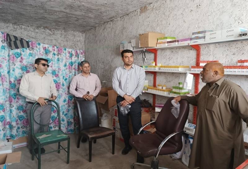 بازدید مدیرکل دامپزشکی جنوب کرمان از داروخانه دامپزشکی شهرستان جازموریان